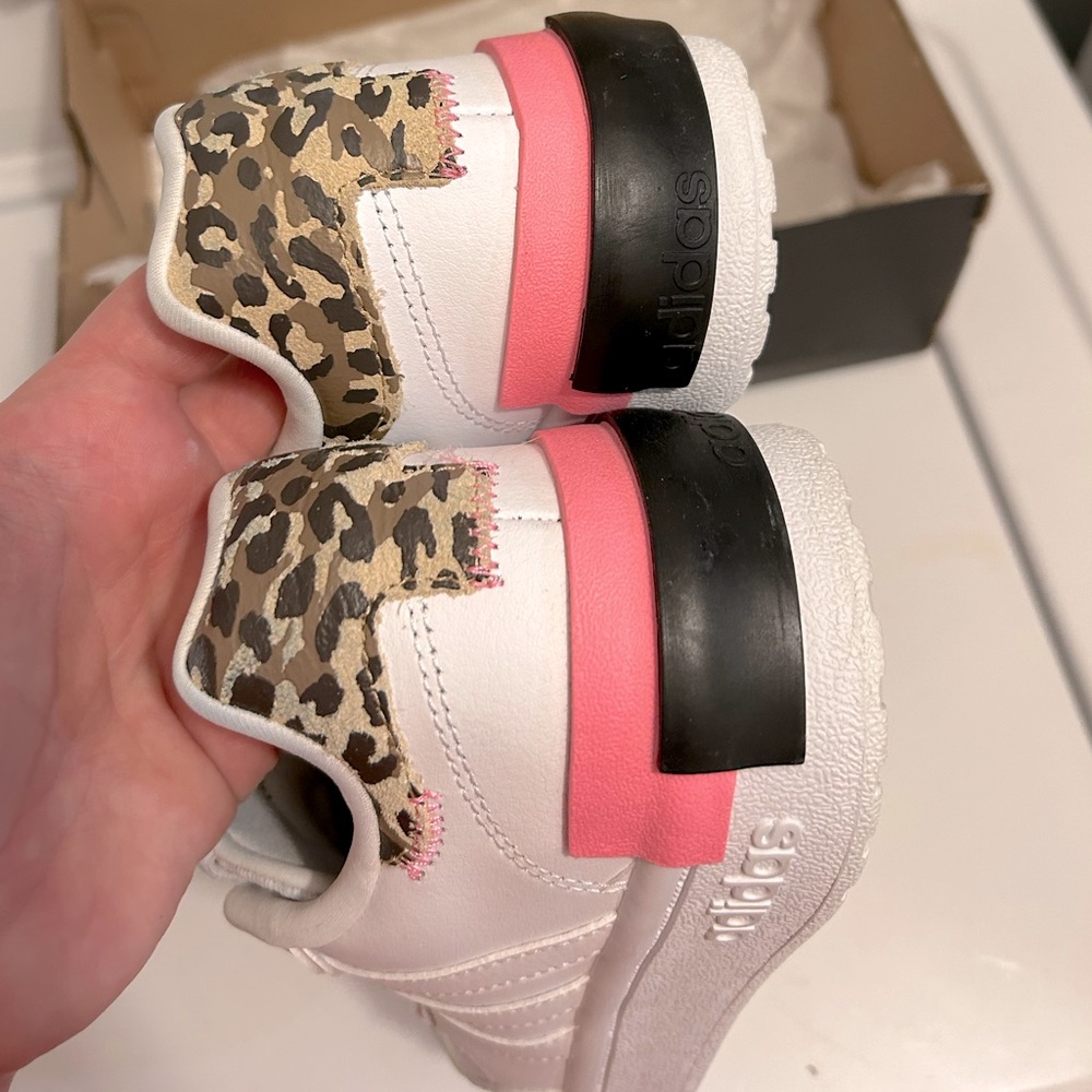 Adidas - Picture 7 of 14